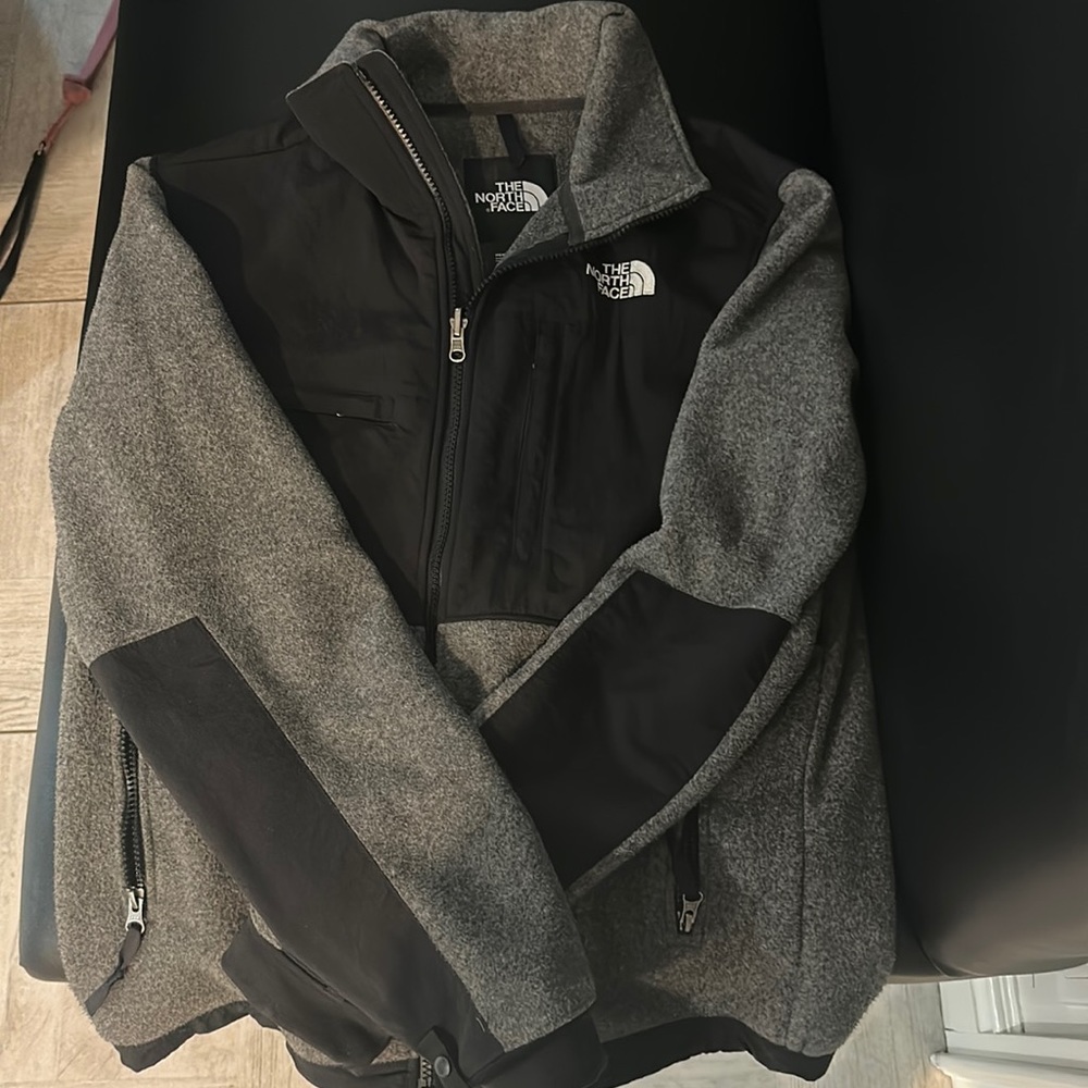 Men’s  2 tone grey/black north face fleece